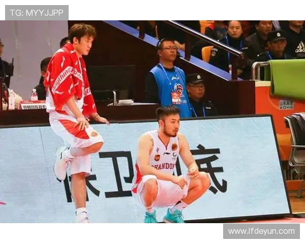 CBA足球运动员速写：以速写形式了解CBA球员与足球运动员的风采